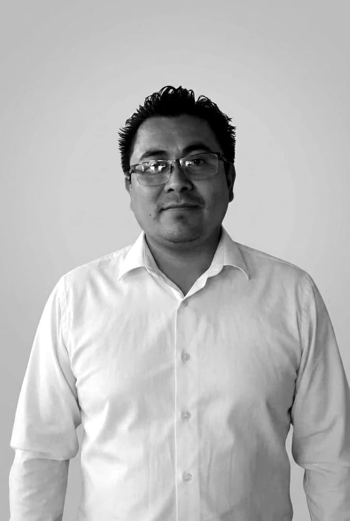 LUXOM team member
