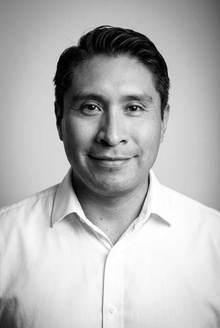 LUXOM team member